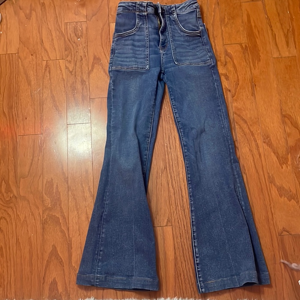 American Eagle Flared Jeans
